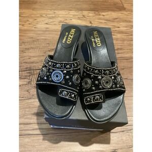 Mezzo by Vaneli Kaija Black Nubuck Embellished Slide Sandals Size 6W